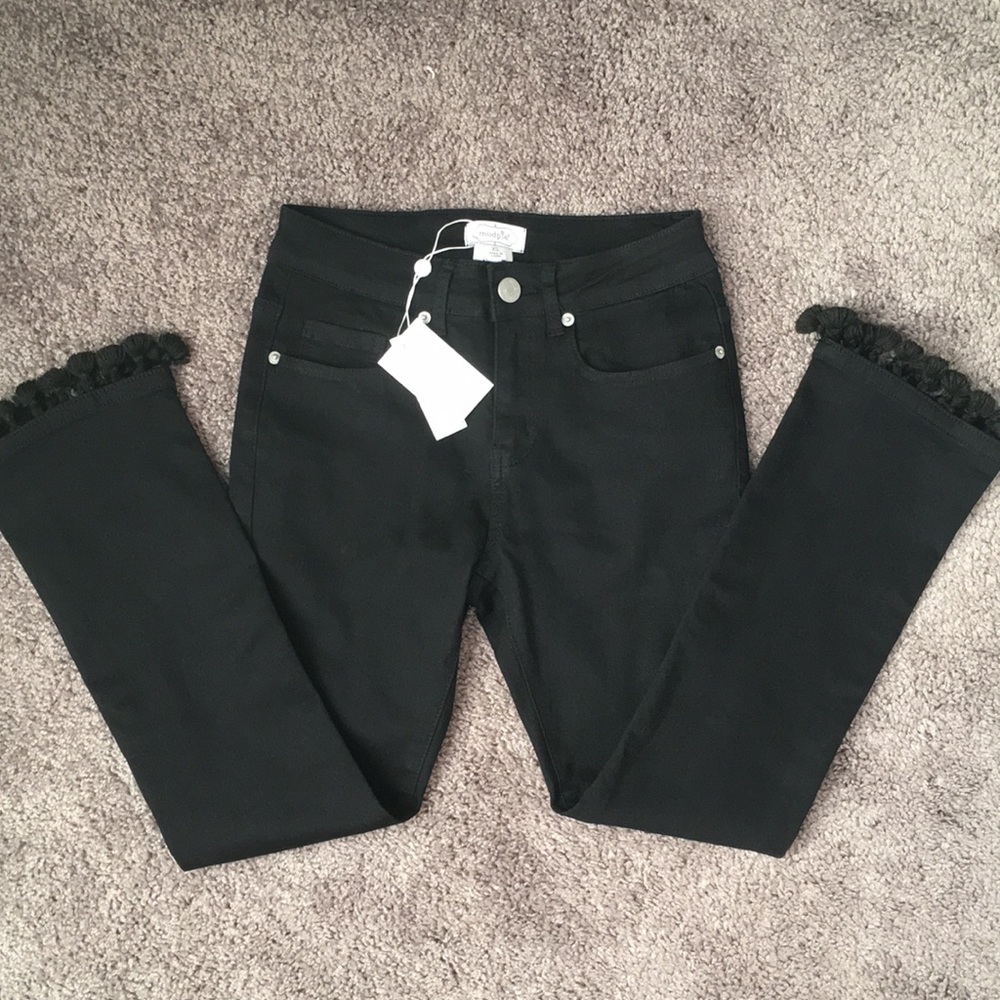 High-Waisted Black Jeans with Fringe